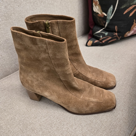 Banana Republic Brown Suede Ankle Boots - Picture 2 of 3